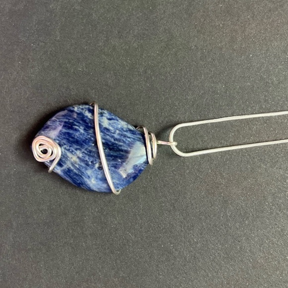 Lapis Lazuli Necklace, Crystal Jewelry, wire wrapped lapis lazuli pendant - Picture 11 of 15